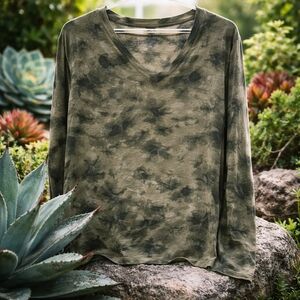 Sonoma Green Tie-Dye V-Neck Long Sleeve Top